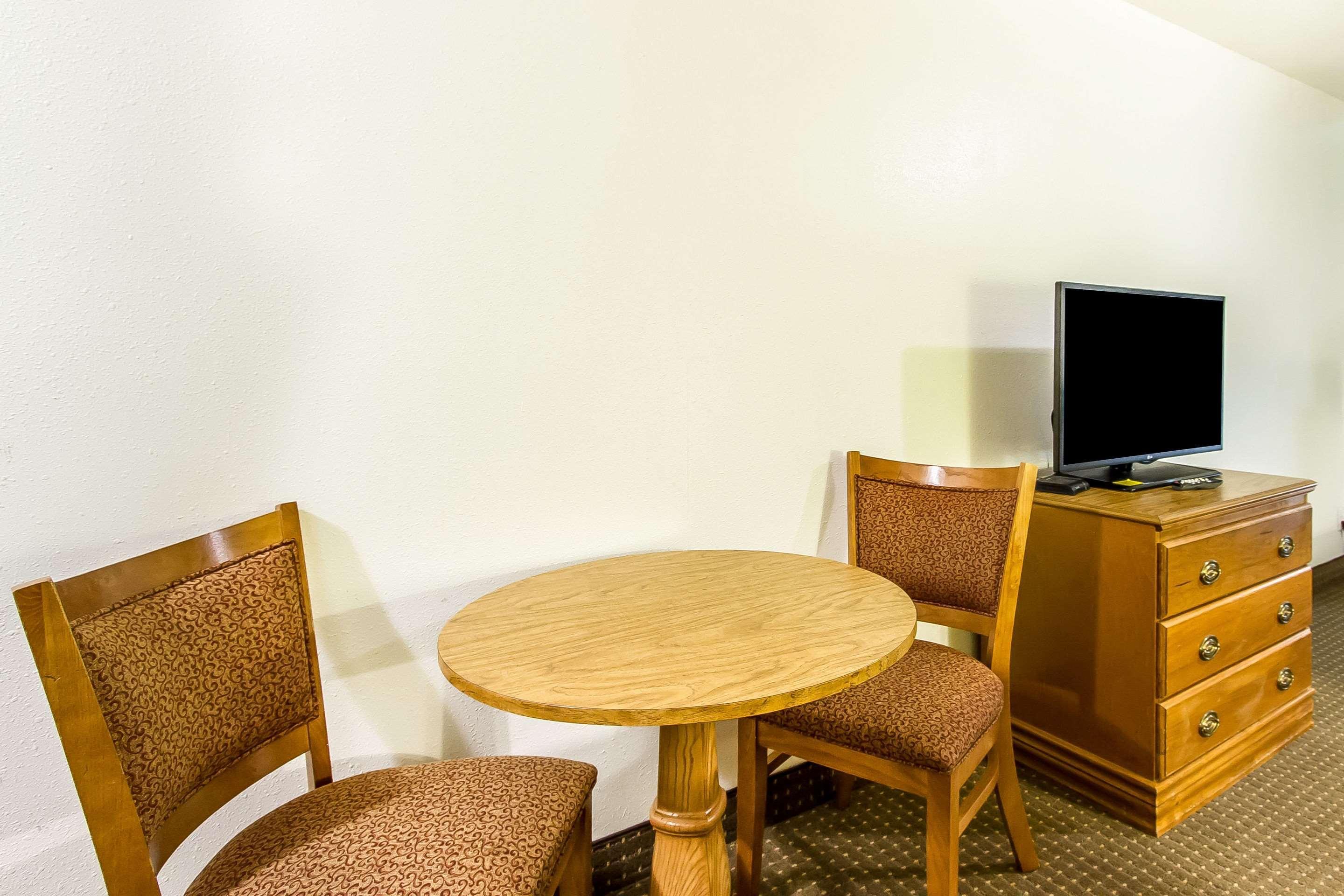 Econo Lodge & Suites Pekin Zewnętrze zdjęcie