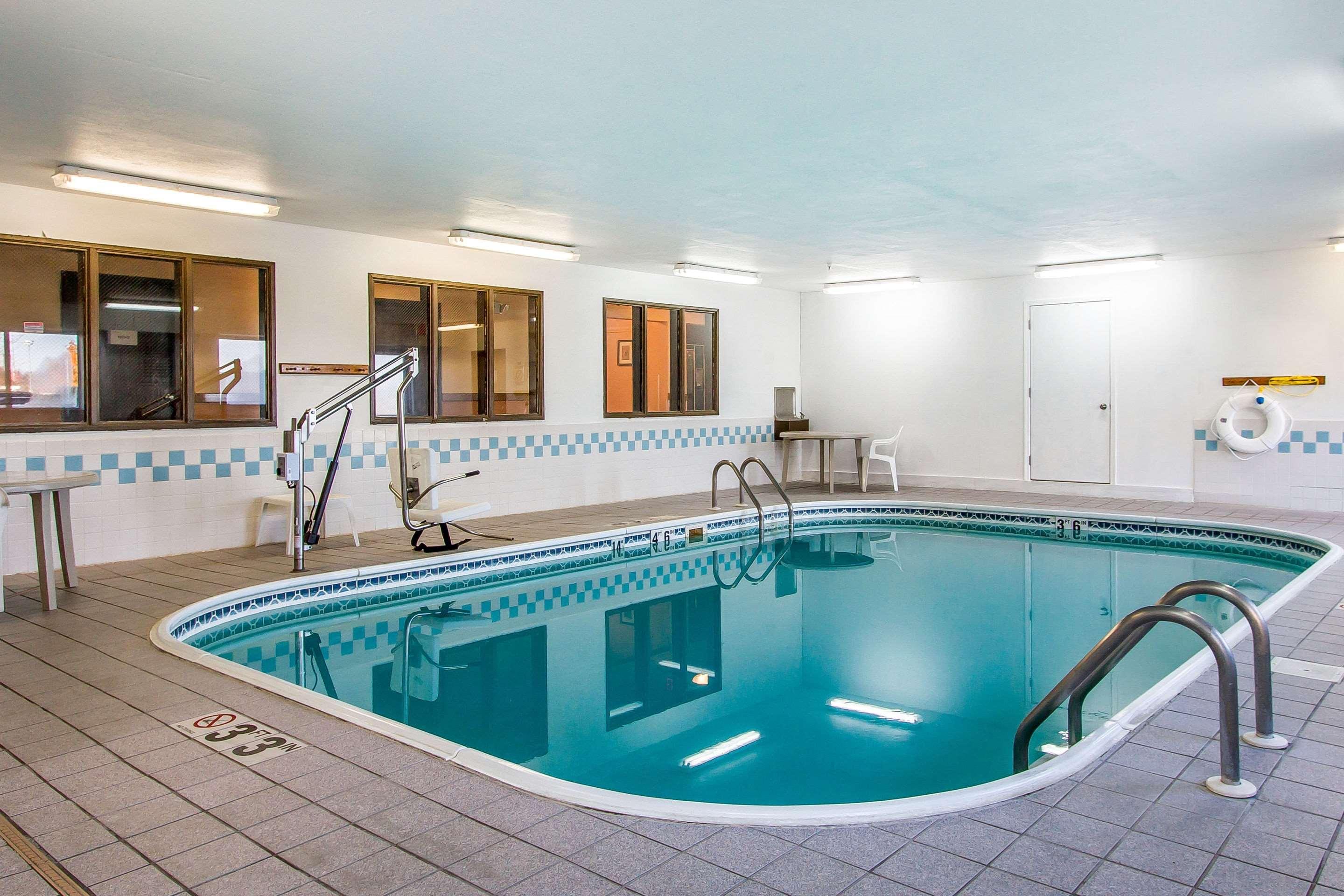 Econo Lodge & Suites Pekin Zewnętrze zdjęcie
